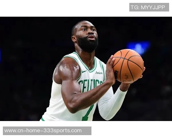 杰伦布朗首节表现平平仅得2分3投1中篮板助攻均有贡献